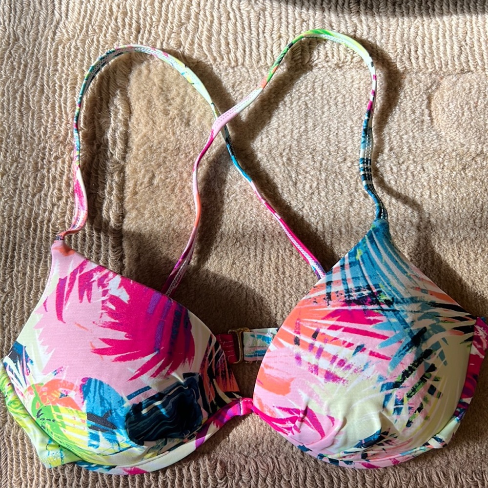 EUC Forever 21 Floral Padded Swim Top size S